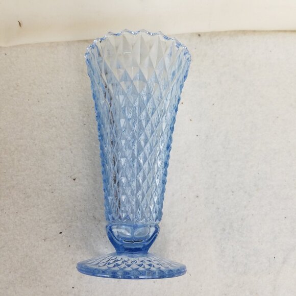Indiana Glass Diamond Point Blue Pedestal Vase 8 in tall‎ Vtg - Picture 6 of 8
